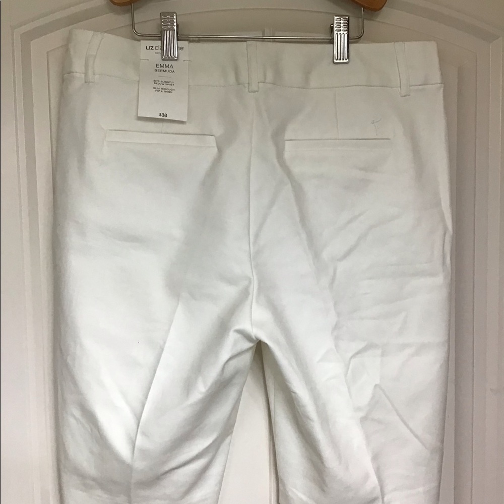 Ladies Liz Claiborne white shorts size 6- NWT - Picture 3 of 5